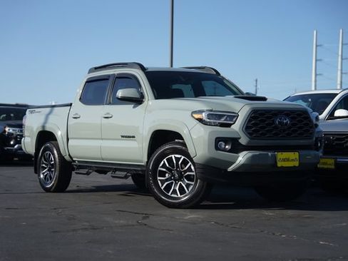Used 2023 Toyota Tacoma TRD Sport w/ Technology Package RWD image 2