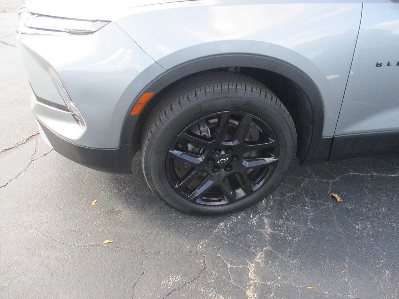 Used 2023 Chevrolet Blazer LT w/ Convenience Package FWD image 4