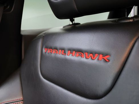 Used 2021 Jeep Cherokee Trailhawk image 37