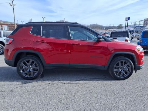 New 2026 Jeep Compass Latitude AWD/4WD image 3