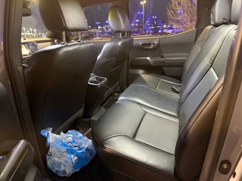 Used 2019 Toyota Tacoma TRD Off-Road image 27