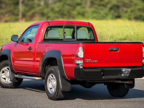 Used 2011 Toyota Tacoma 4x4 Regular Cab image 10