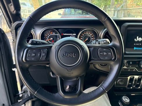 Used 2022 Jeep Wrangler Unlimited Sport image 19