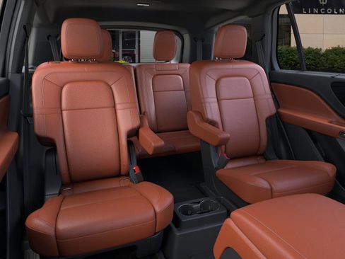 New 2025 Lincoln Aviator Reserve w/ Luxury Package image 11