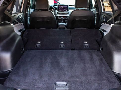 Used 2024 Jeep Compass Latitude image 44