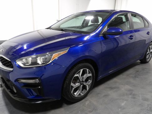 Used 2021 Kia Forte LXS FWD image 3