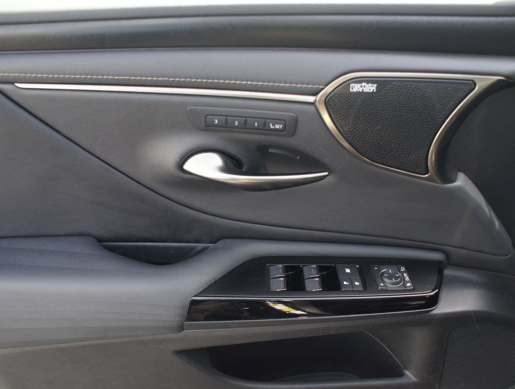 Used 2022 Lexus ES 350 Ultra Luxury FWD image 29