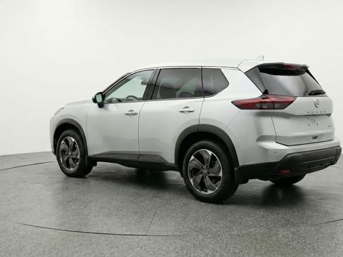 Used 2025 Nissan Rogue SV FWD image 6