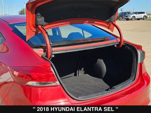 Used 2018 Hyundai Elantra SEL image 30