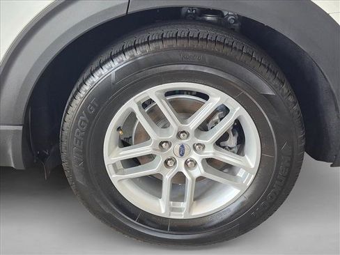 Used 2025 Ford Explorer Active RWD image 23
