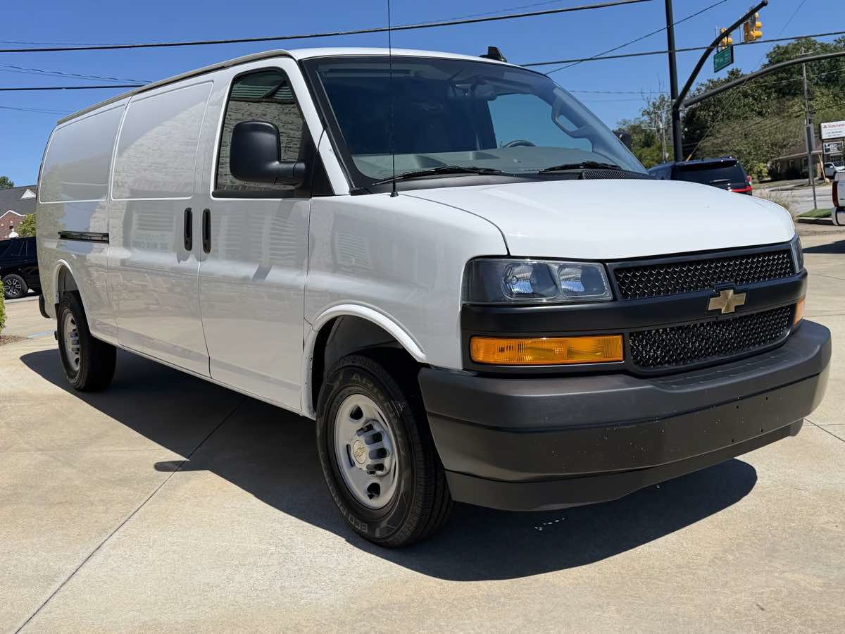 Used 2025 Chevrolet Express 2500 Extended w/ Driver Convenience Package RWD image 4