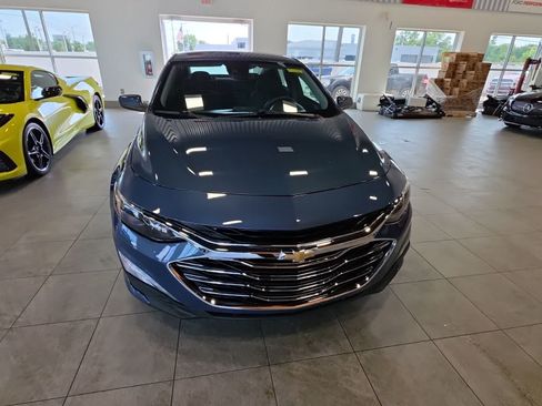 Used 2024 Chevrolet Malibu LT FWD image 3
