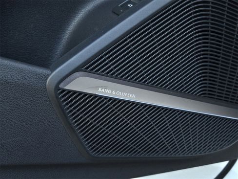 Used 2018 Audi Q5 2.0T Premium Plus w/ Premium Plus Package image 12