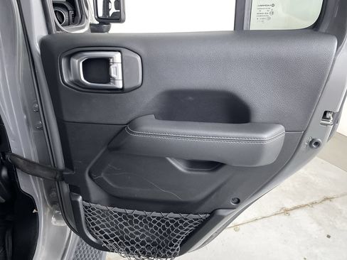 Used 2020 Jeep Wrangler Unlimited Sahara AWD/4WD image 23