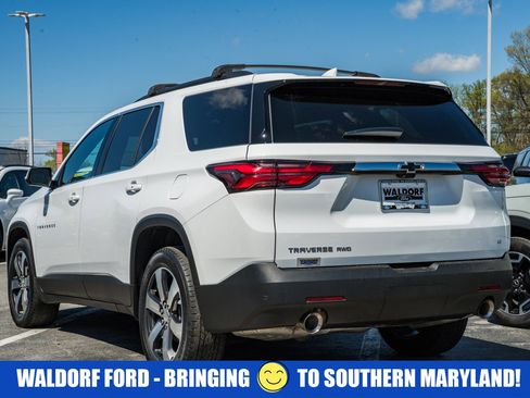 Used 2023 Chevrolet Traverse LT w/ LT Premium Package AWD/4WD image 5
