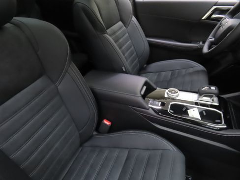 New 2025 Mitsubishi Outlander SE image 26