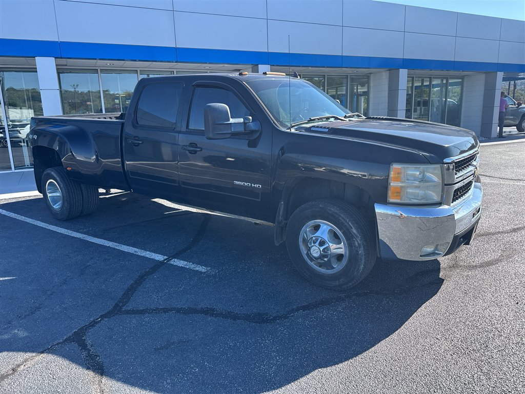 Used 2010 Chevrolet Silverado 3500 LTZ AWD/4WD image 3