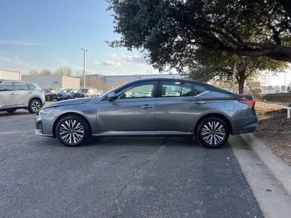 Used 2023 Nissan Altima 2.5 SV
