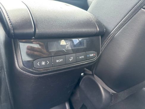 Used 2022 Toyota Highlander XLE FWD image 35