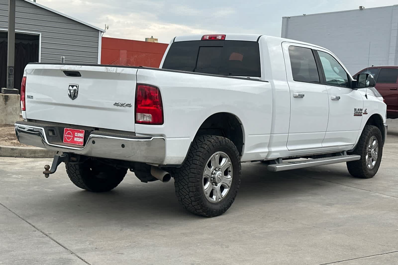 Used 2014 RAM 2500 SLT w/ Luxury Group AWD/4WD image 3