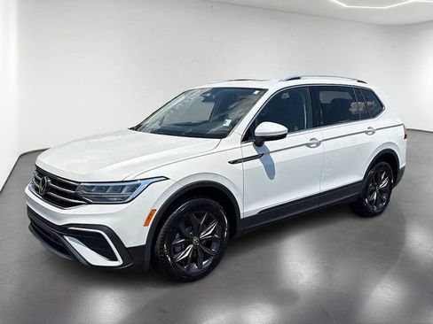 Used 2023 Volkswagen Tiguan SE AWD/4WD image 1