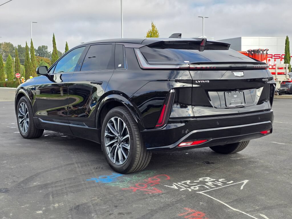 Used 2024 Cadillac Lyriq Sport AWD/4WD image 4