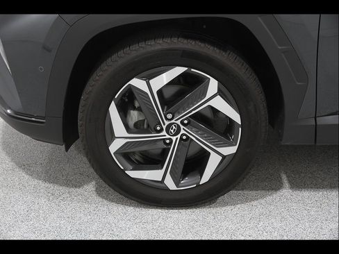 Certified 2024 Hyundai Tucson Limited AWD/4WD image 22
