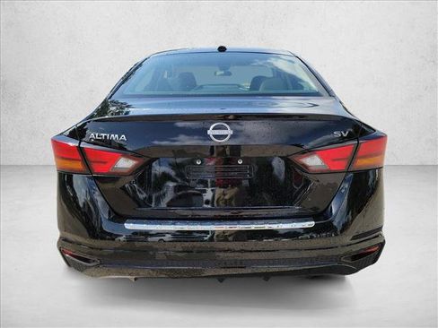 Used 2023 Nissan Altima 2.5 SV FWD image 6