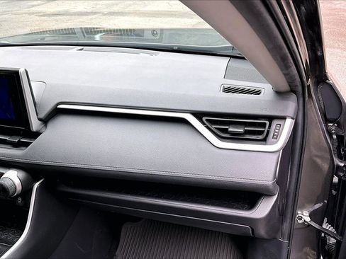 Used 2024 Toyota RAV4 LE FWD image 22