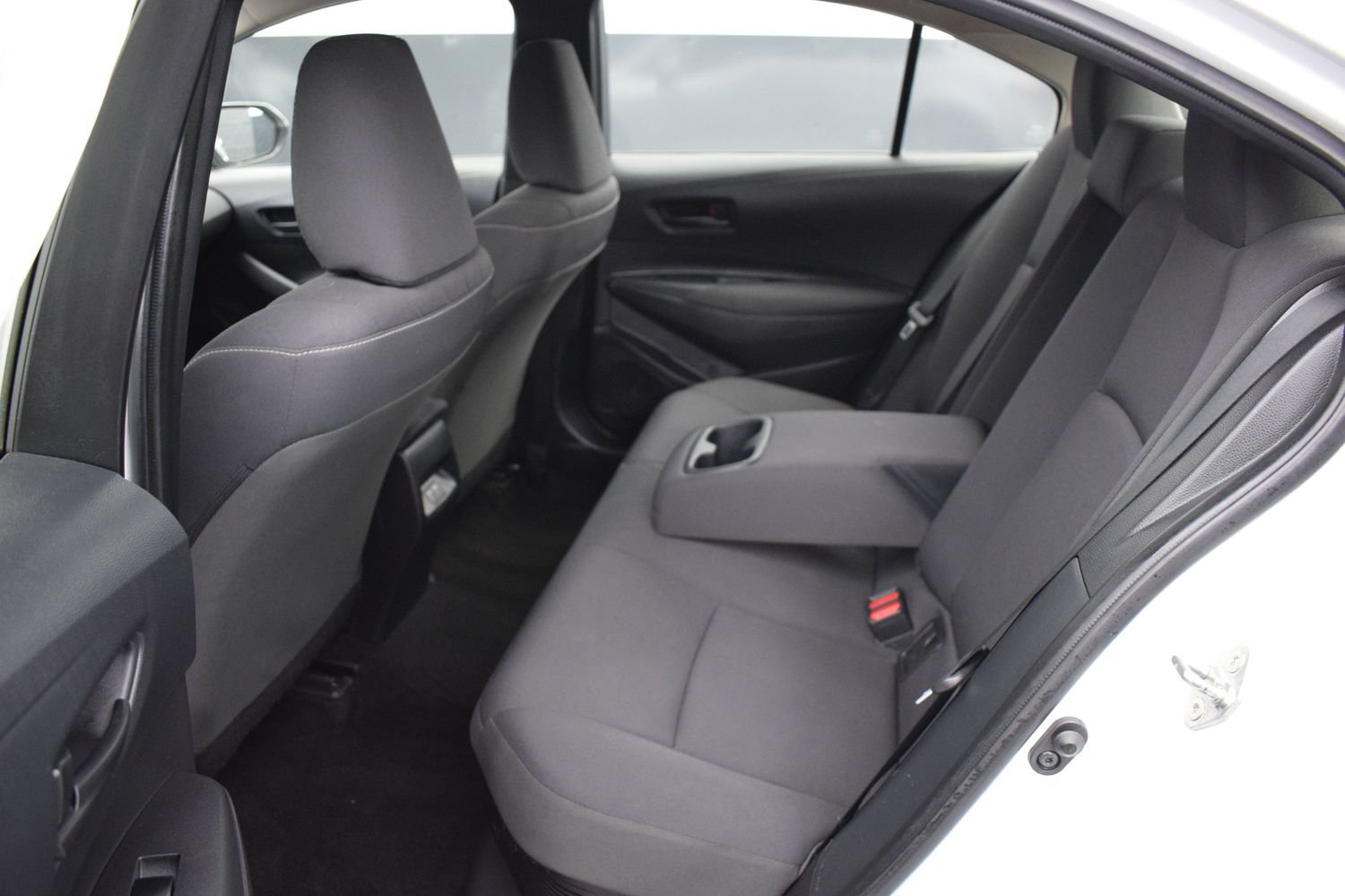 Used 2025 Toyota Corolla LE FWD image 13