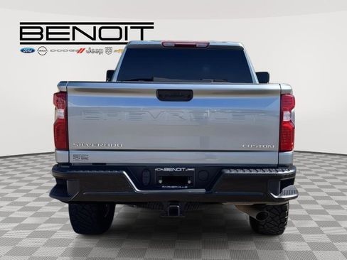 Used 2025 Chevrolet Silverado 2500 Custom w/ Custom Value Package image 6