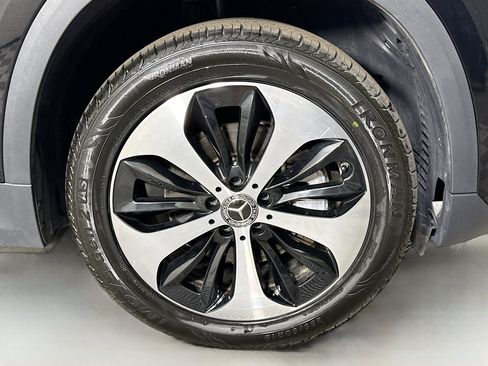 Used 2025 Mercedes-Benz GLA 250 image 32