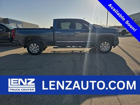 Used 2025 Chevrolet Silverado 3500 High Country w/ High Country Premium Package image 1