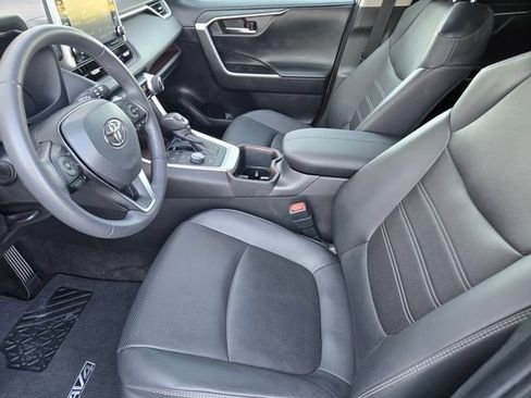 Certified 2022 Toyota RAV4 Limited AWD/4WD image 18