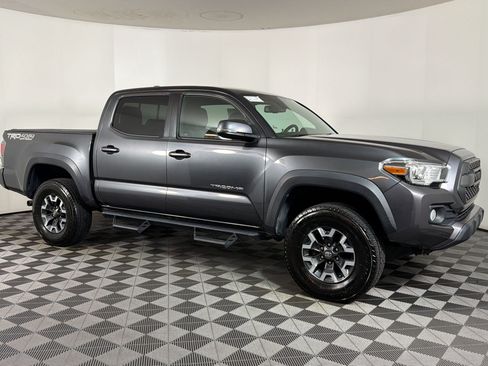 Used 2021 Toyota Tacoma TRD Off-Road w/ Technology Package AWD/4WD image 5