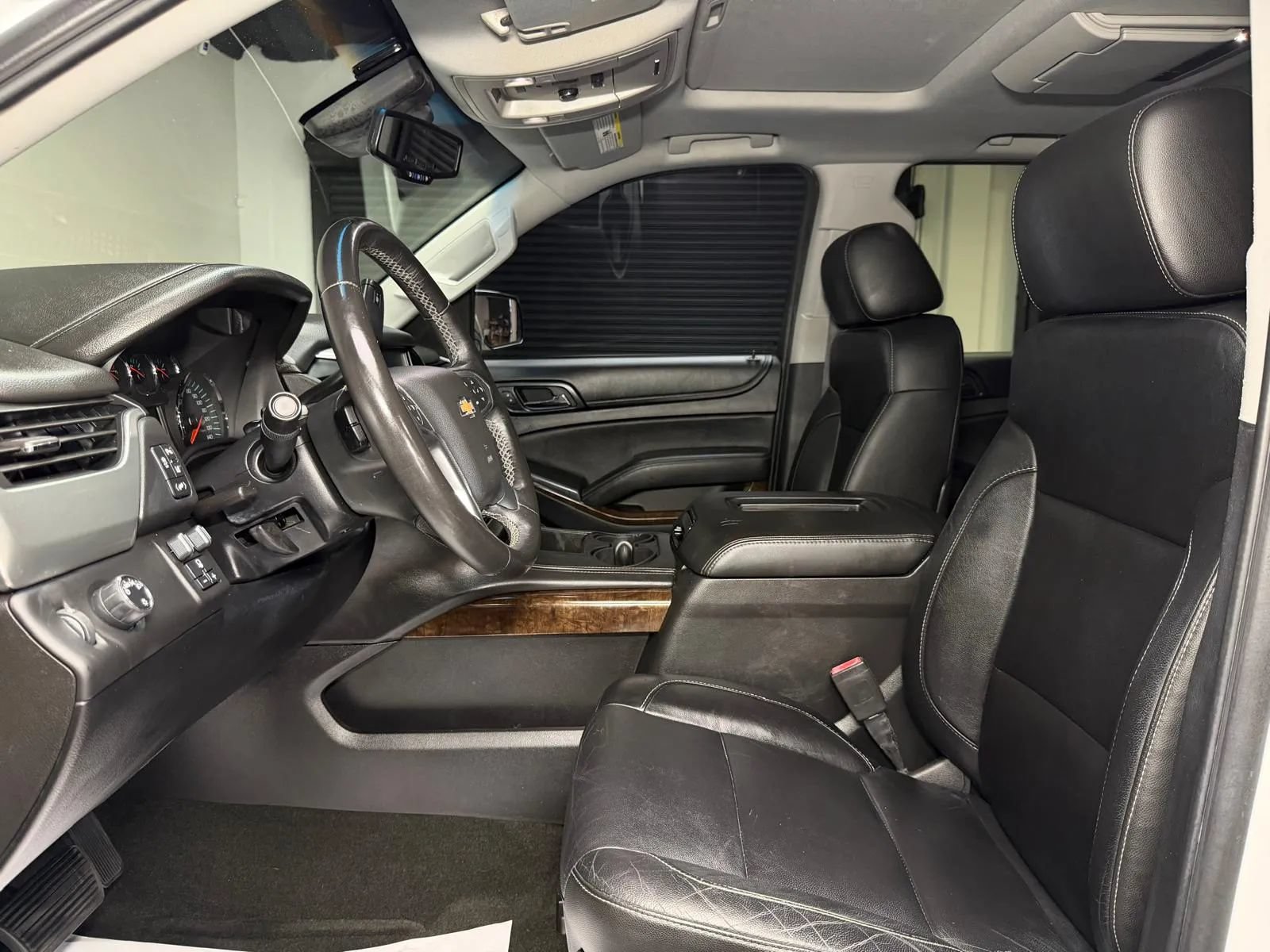 Used 2015 Chevrolet Suburban LT RWD image 34