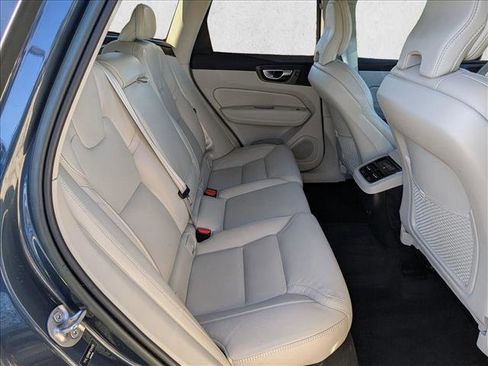 Used 2023 Volvo XC60 B5 Ultimate w/ Protection Package Premier image 19