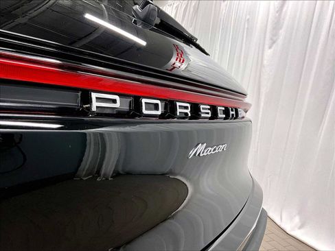 Used 2024 Porsche Macan image 34