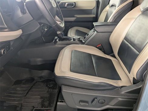 Used 2023 Ford Bronco Wildtrak image 12