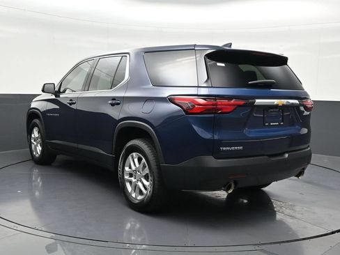 Used 2023 Chevrolet Traverse LS FWD image 3