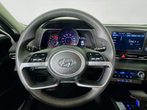 Used 2021 Hyundai Elantra SEL w/ Cargo Package image 11