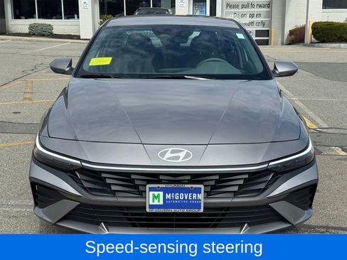 Certified 2024 Hyundai Elantra SE FWD image 9