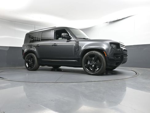 Used 2023 Land Rover Defender 110 X-Dynamic SE image 29