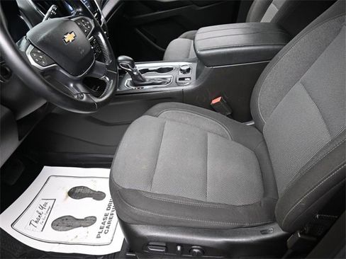 Used 2023 Chevrolet Traverse LT image 15