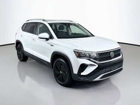 Certified 2024 Volkswagen Taos SE AWD/4WD image 7