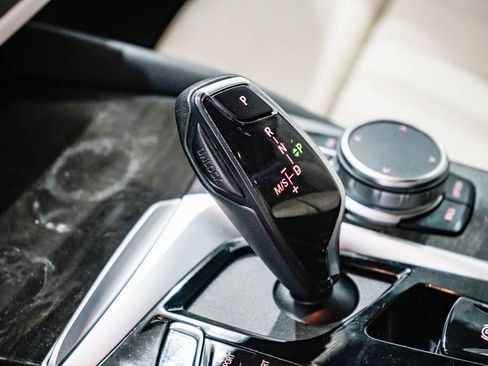 Used 2023 BMW 530i w/ Premium Package image 21