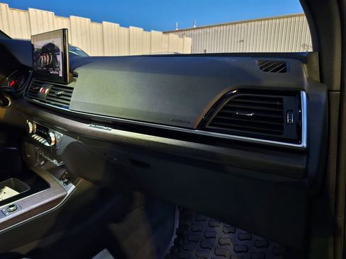 Used 2025 Audi Q5 2.0T Premium image 15