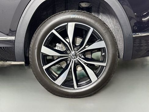 New 2025 Volkswagen Atlas Cross Sport SEL Premium R-Line image 32