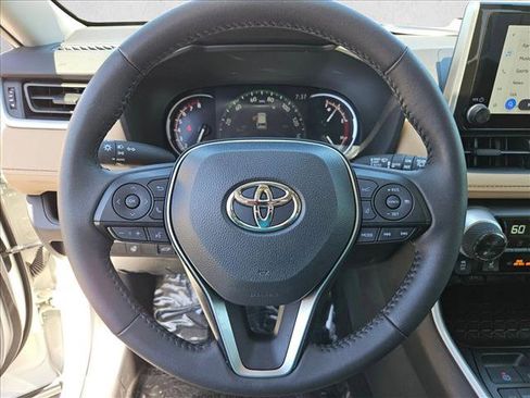 Used 2025 Toyota RAV4 XLE w/ Convenience Package FWD image 14