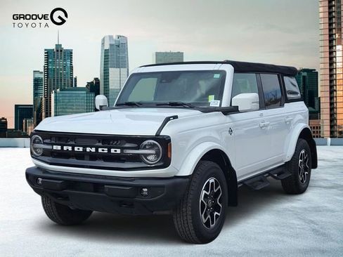 Used 2022 Ford Bronco Outer Banks image 1